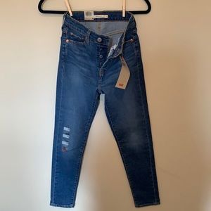 Levi’s skinny jeans